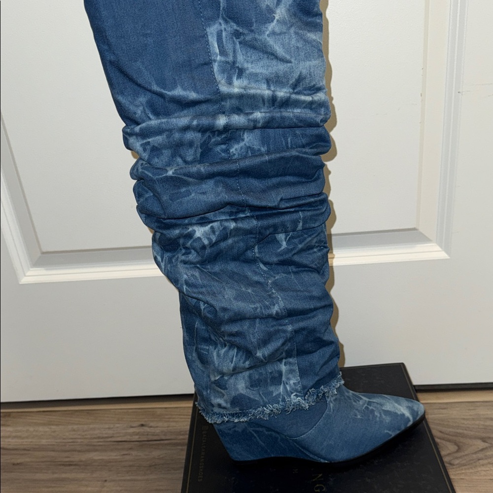 Chic Indigo Women's Jeans